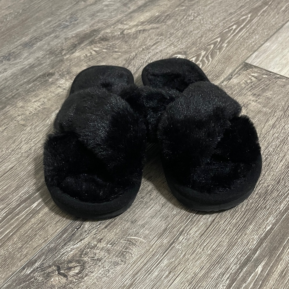 Plush Fuzzy Slide Slippers - Black